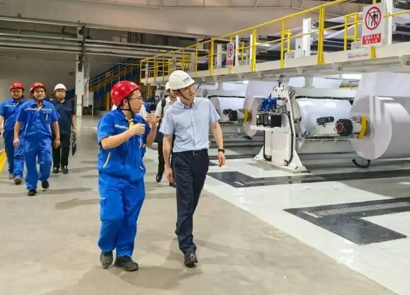 中国纸业党委书记、董事长钟天崎赴基层企业督导学习教育成效并部署落实“雷霆行动”